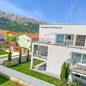 apartment-baska-baska-krk.primorje-gorskikotar.com/
